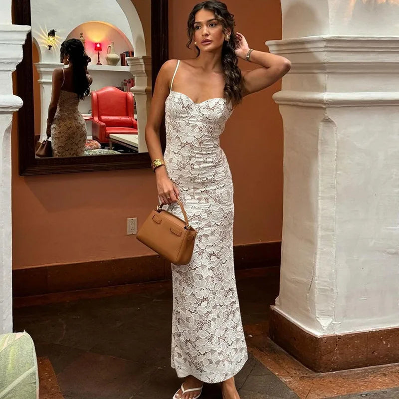 שמלת מקסי תחרה בעיטור רקמת פרחים - אמאדה