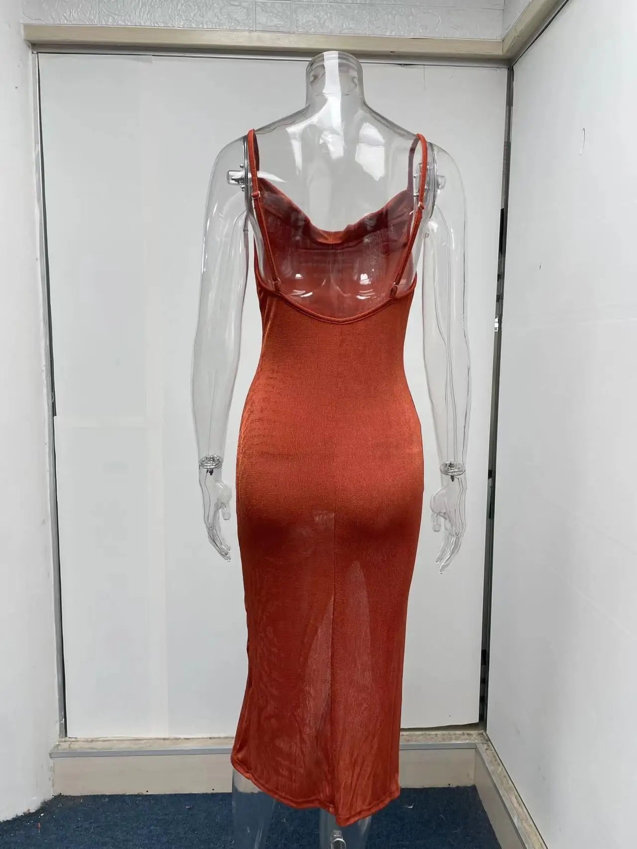 שמלת מידי קיצית סרוגה בעיטור שסע - סמייל