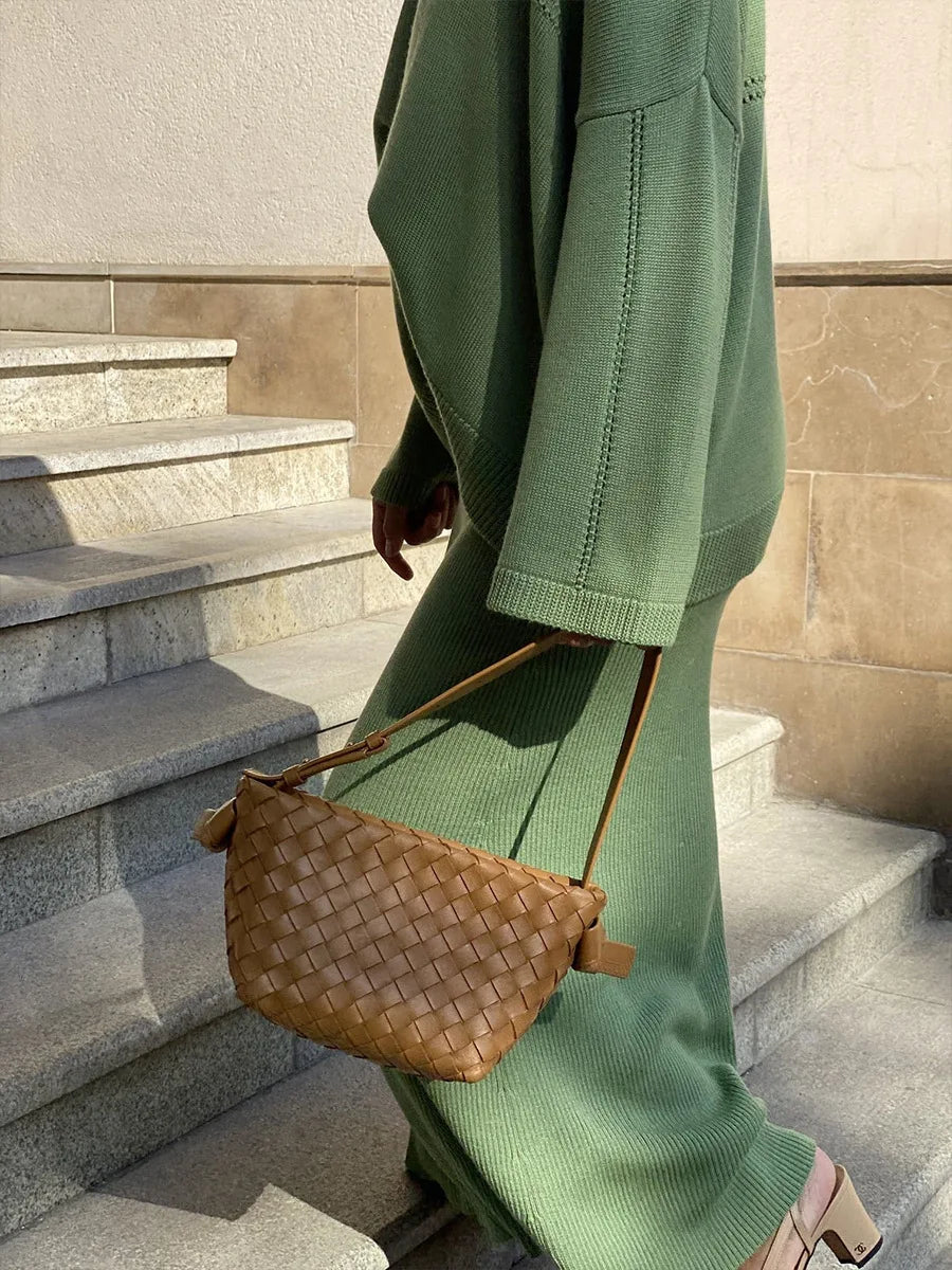 חליפת שני חלקים loose סרוגה חצאית מקסי וחולצה - שילב