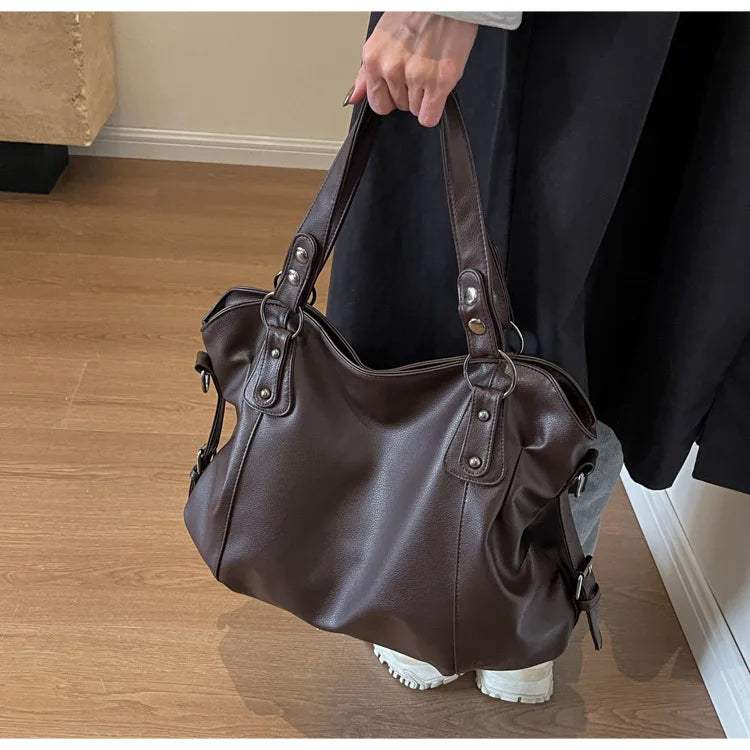Retro design faux leather bag
