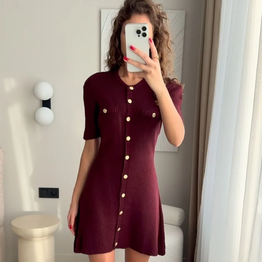 שמלת מיני סרוגה בעיטור כפתורים - Mary