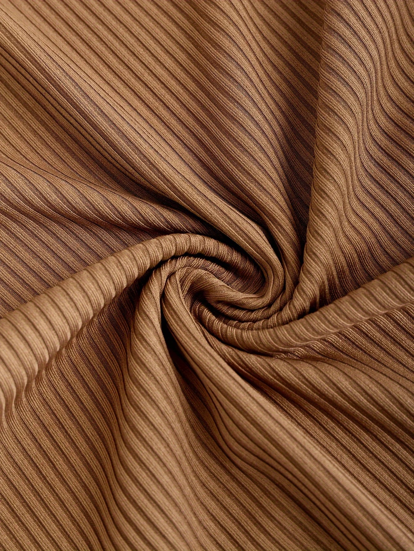 שמלת מידי סרוגה בעיטור שסע וקשירה בחזה - NATALY