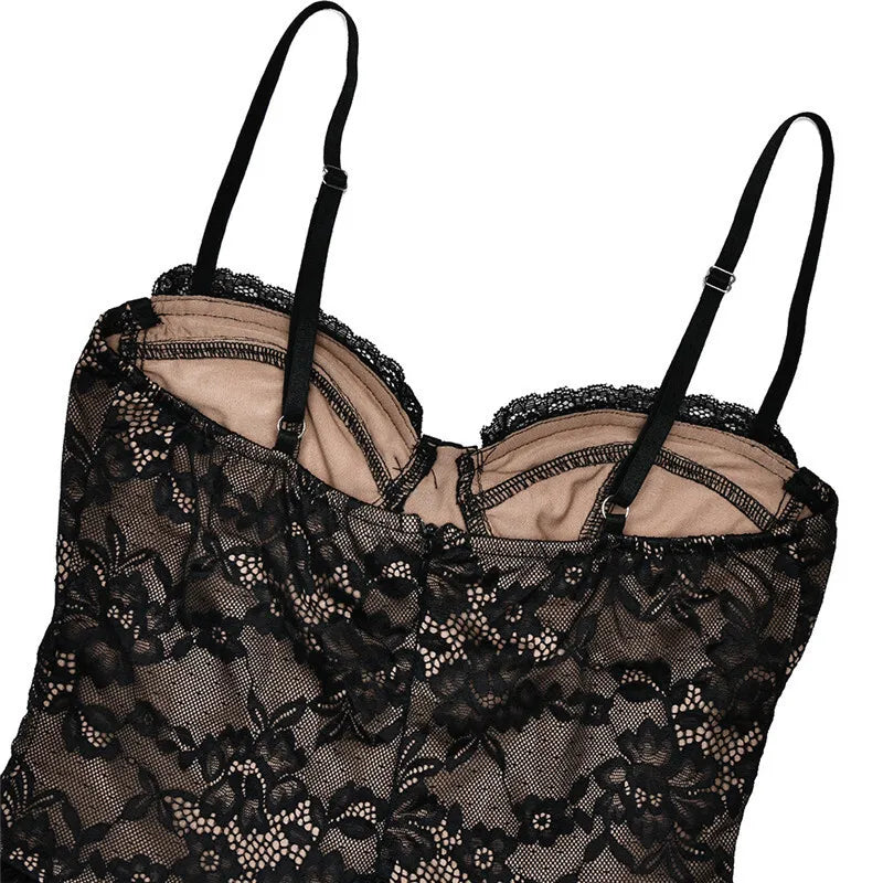 שמלת מיני סאטן בגזרת בלון בעיצוב מחוך ושרוולון תחרה - מיאלה