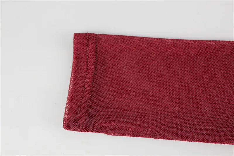 שמלת מיני גולף מחויטת בעיצוב רשת - יילין