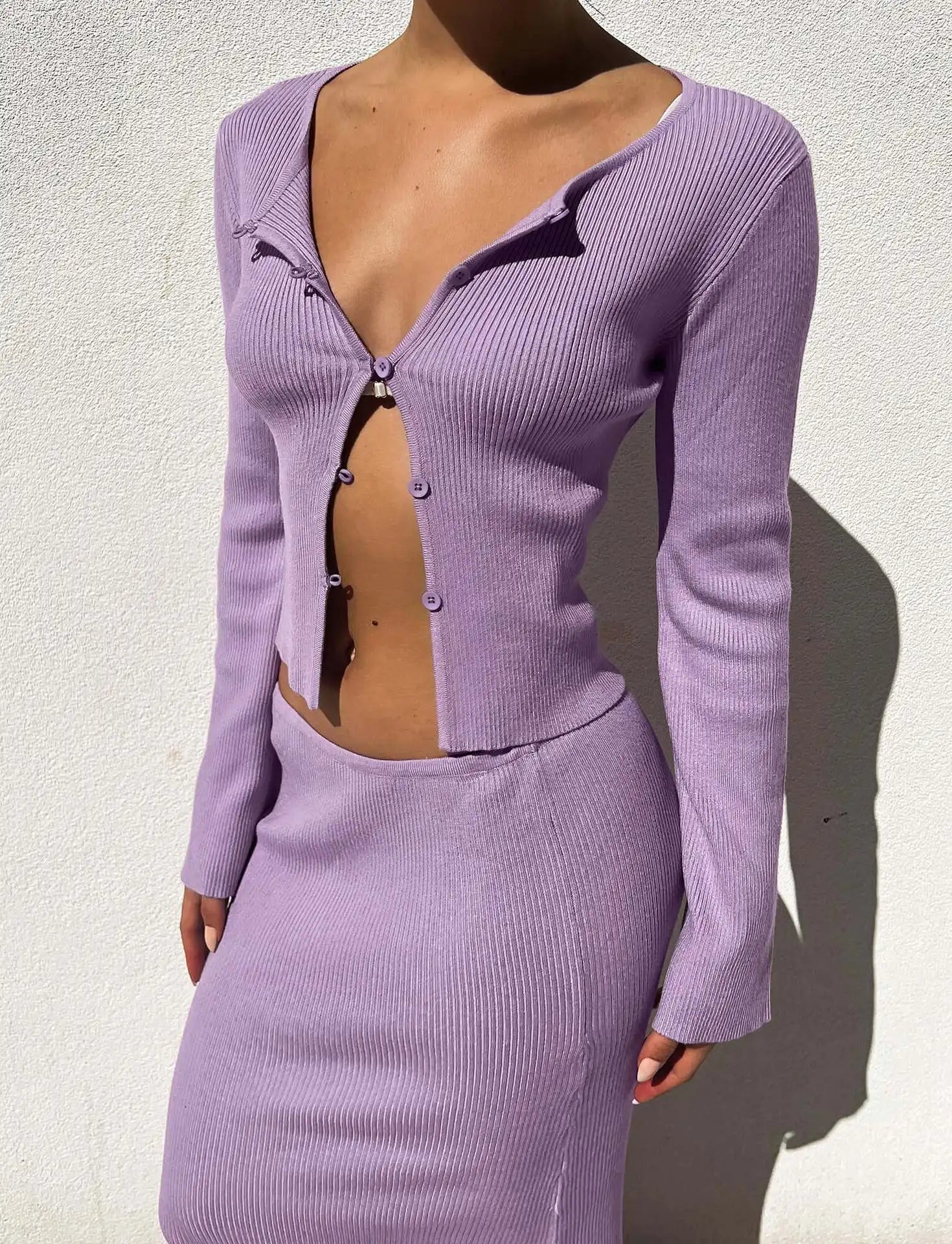 סט שני חלקים סרוג חצאית מקסי וחולצת כפתורים - כליל