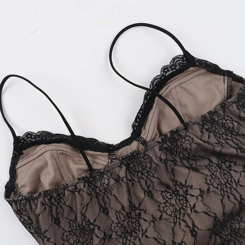 טופ מחוך תחרה בעיטור שרוולון תחרה - מילה