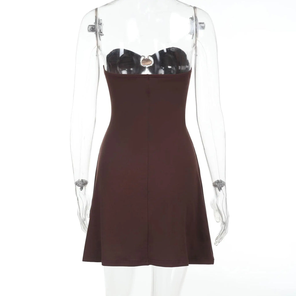 שמלת מיני סטרפלס קיצית בעיטור אבזמי צדפה - פליה