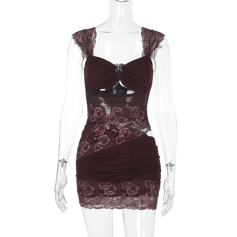 שמלת מיני בעיטור תחרה ופתח - ריטה