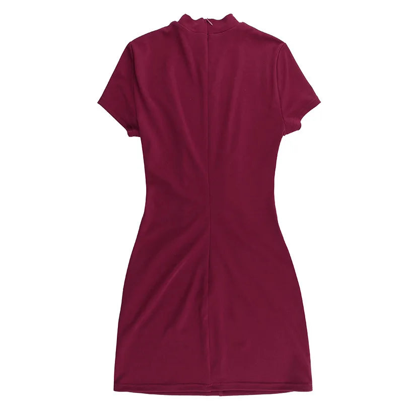 שמלת מיני בגזרה מחויטת בעיטור כיסים - אנטוניה