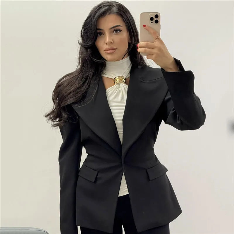 טופ גופייה בעיצוב גולף בעיטור אבזם - מויה