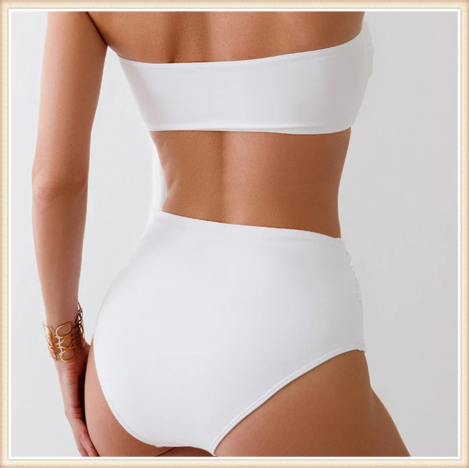 בגד ים ביקיני חזיית סטרפלס בעיטור פרח תחתון מחטב גזרה גבוהה - ונילה