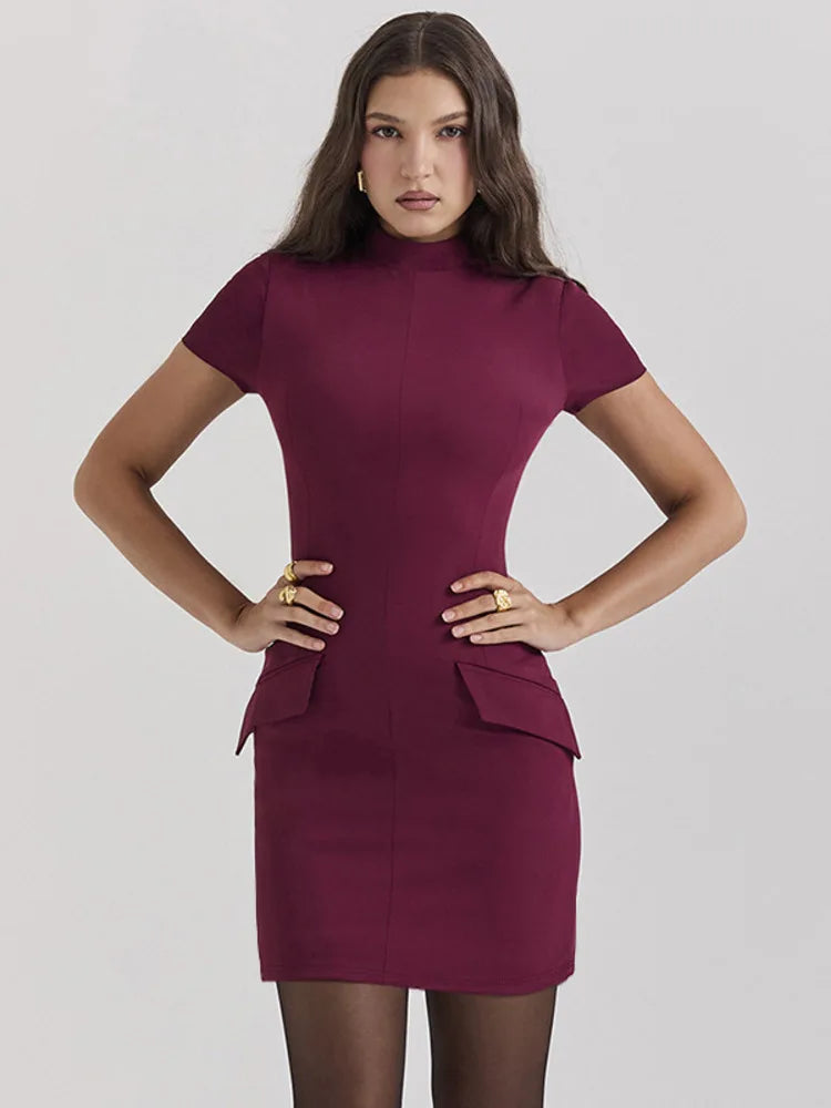 שמלת מיני בגזרה מחויטת בעיטור כיסים - אנטוניה