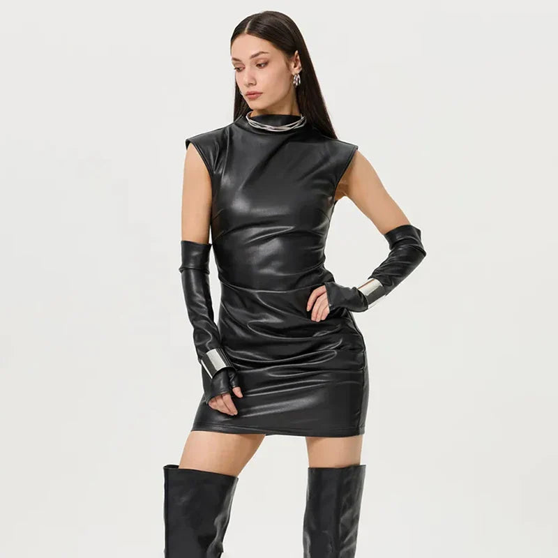 שמלת מיני דמוי עור בעיטור כפפות - Juliet