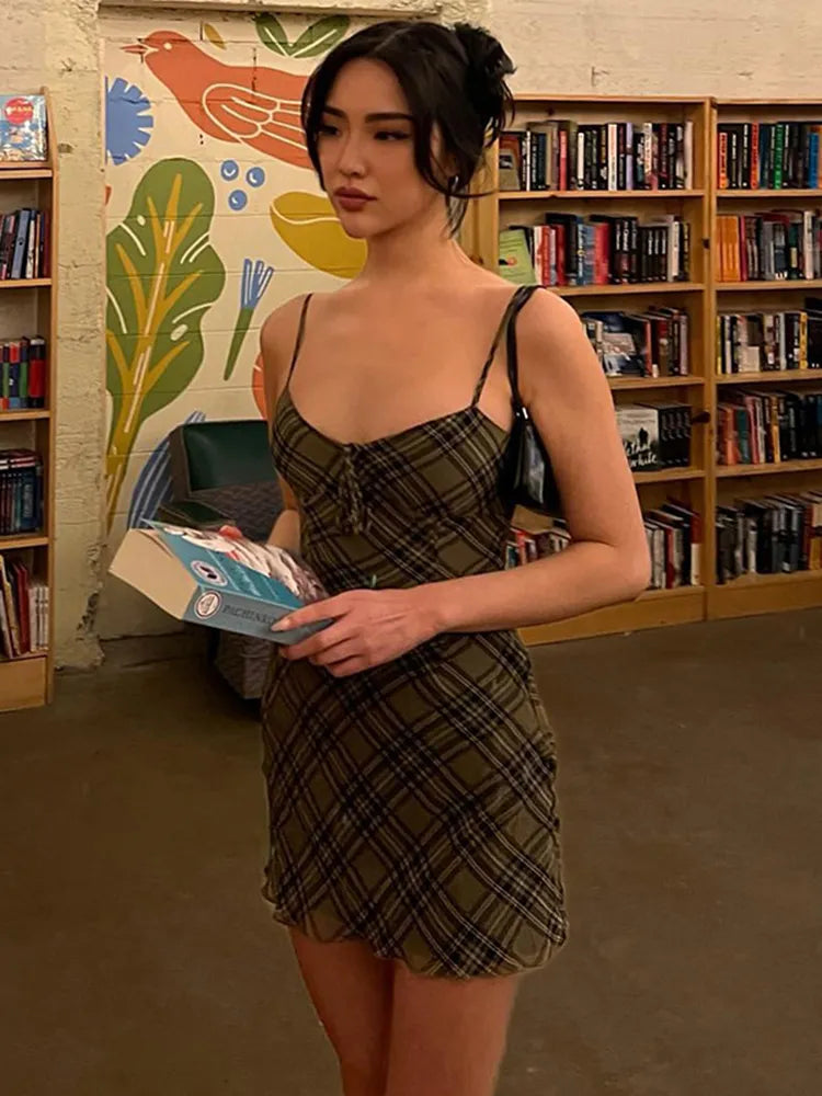 שמלת מיני משבצות - שרי