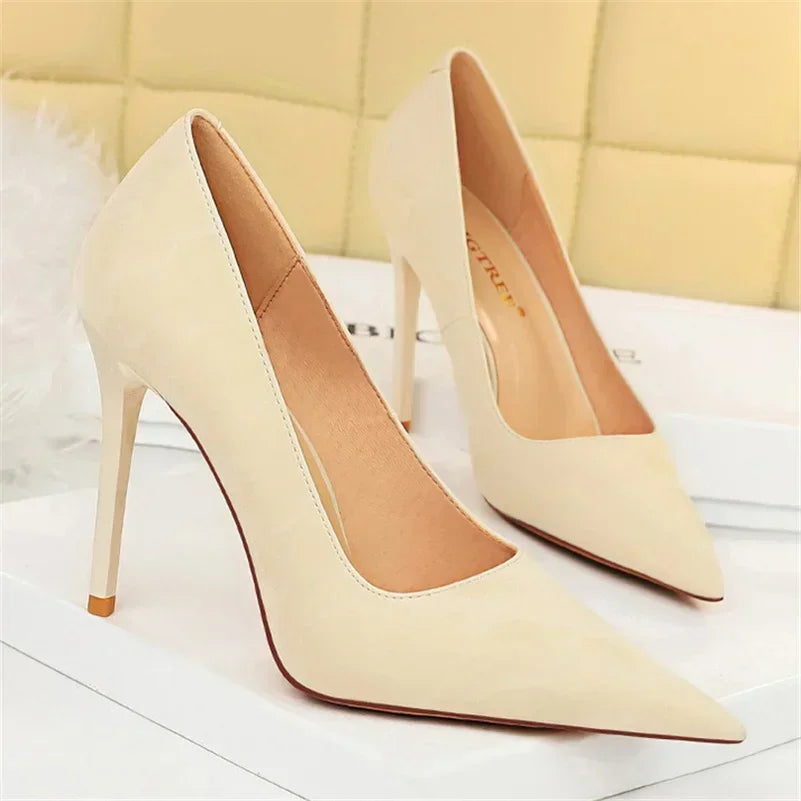 נעלי עקב שפיץ בד משי בעיצוב מיוחד - אנה