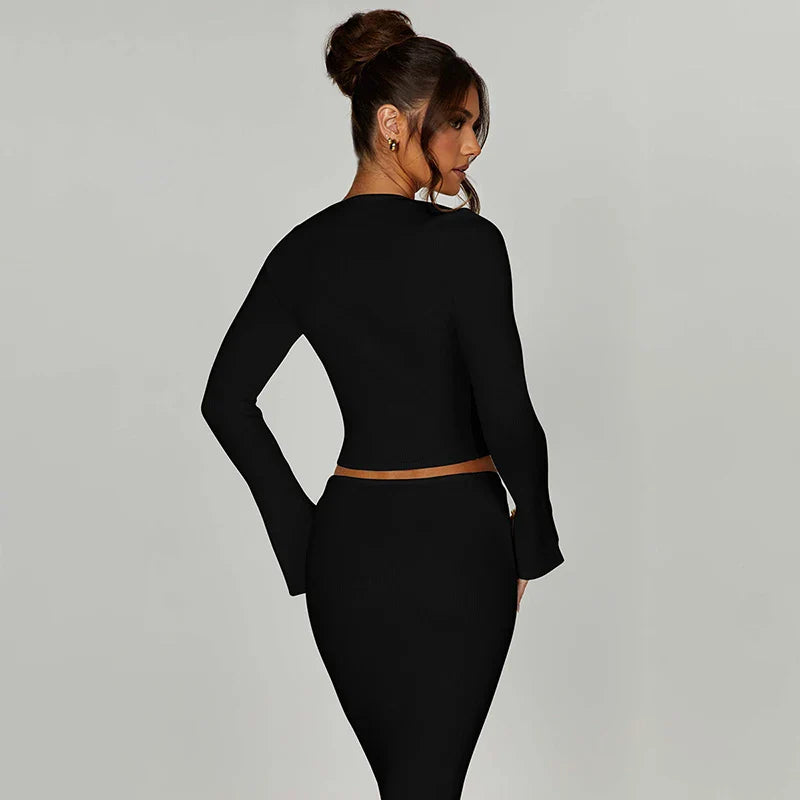 סט סרוג שני חלקים חולצה בסגירת כפתורים וחצאית מקסי צמודה - MARIEL