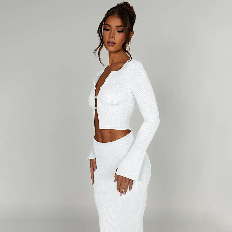 סט סרוג שני חלקים חולצה בסגירת כפתורים וחצאית מקסי צמודה - MARIEL