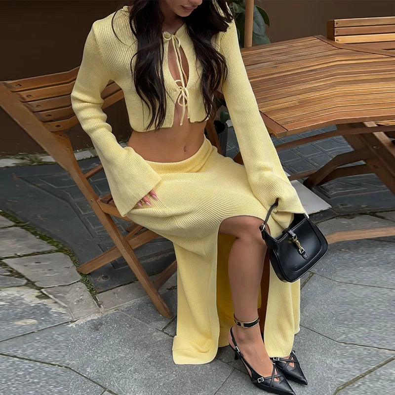 סט שני חלקים סרוג חצאית מקסי וחולצת קשירות - ימית