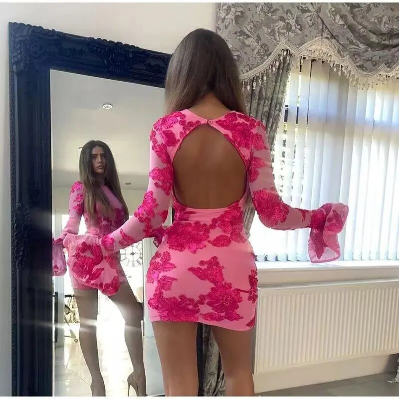 שמלת מיני בעיטור רקמת פרחים גב פתוח - מיכאלה