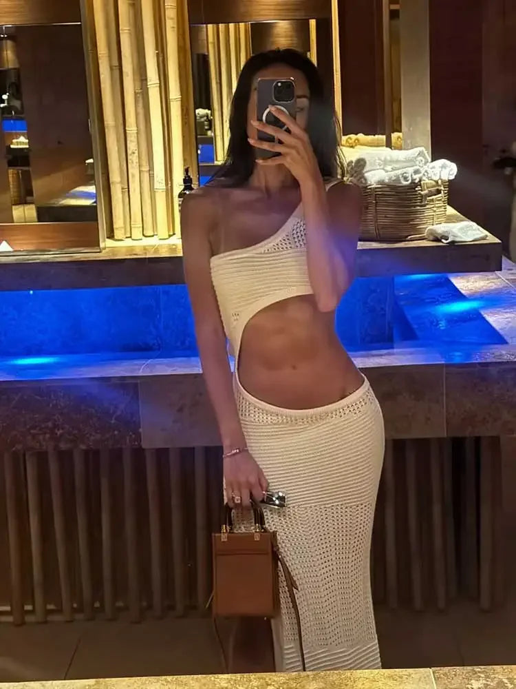 שמלת חוף מקסי רשת בעיצוב כתפייה אחת ובטן חשופה בעיטור שסע - MAR