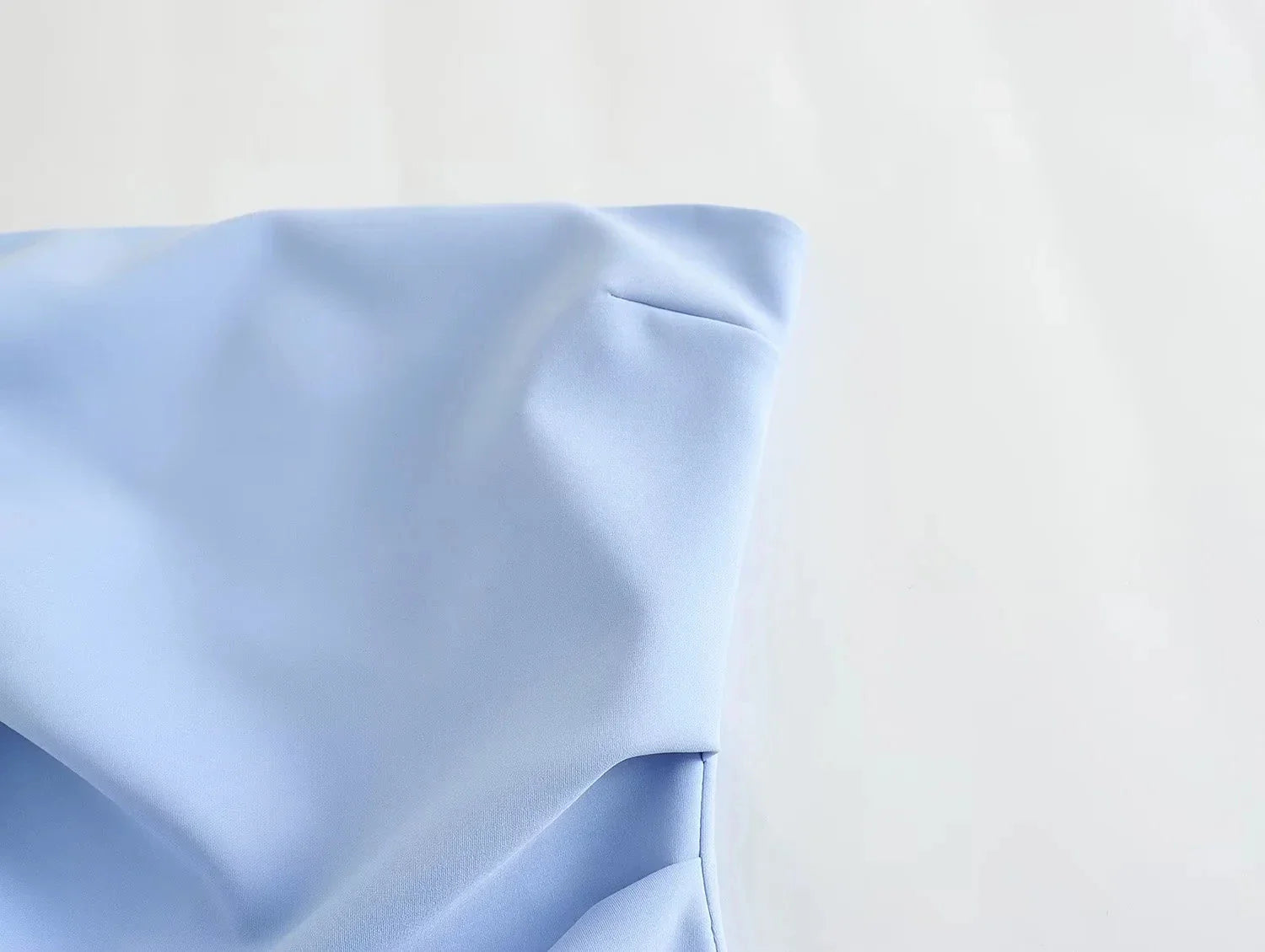 שמלת מיני סטרפלס בעיצוב כיווצים - Bonnie