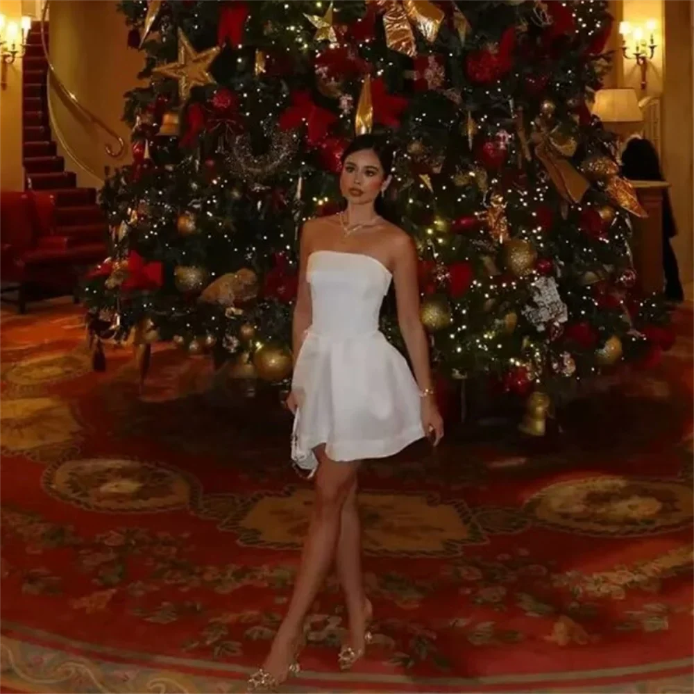 שמלת מיני סטרפלס בגזרת A - איירס