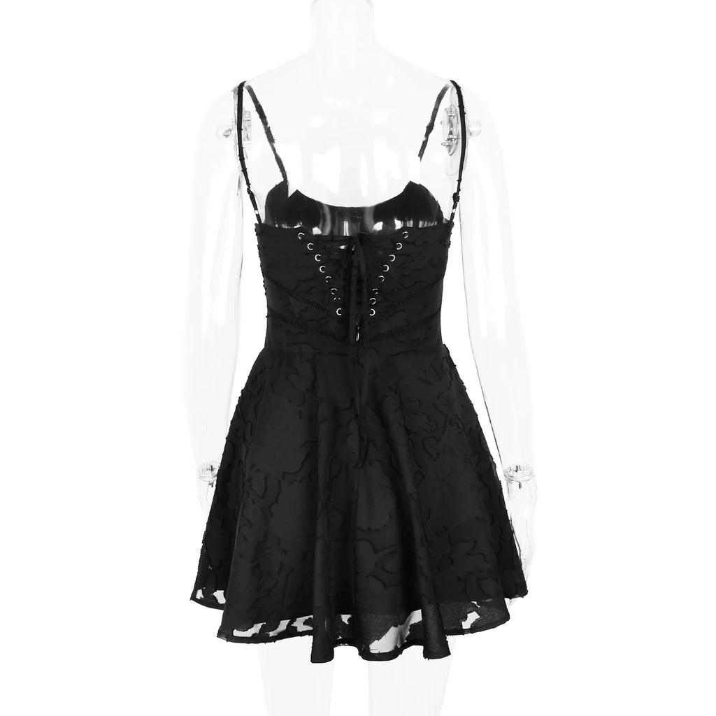 שמלת מיני שיפון בגזרת A בעיטור רקמת איורי פרחים בעיצוב קשירה בגב להצמדה במותן - Allyson