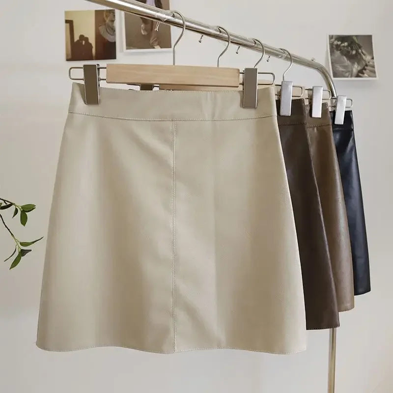 חצאית מיני דמוי עור גזרת A גבוהה - היילי