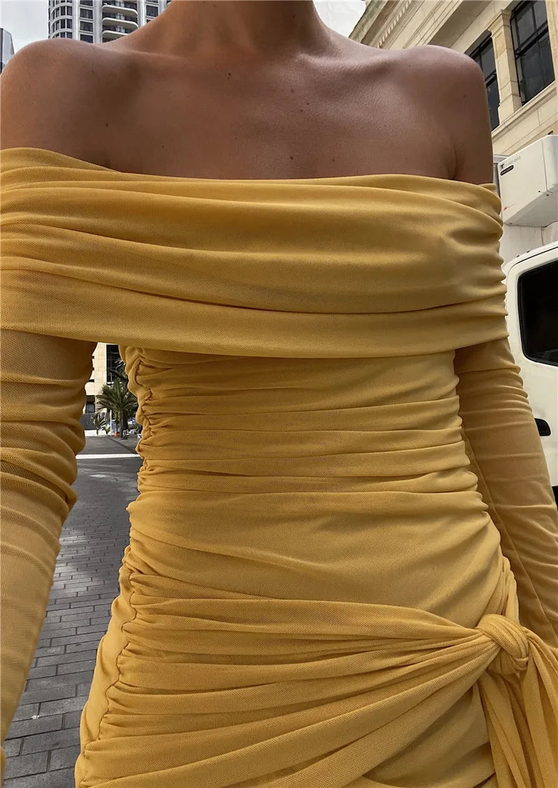 שמלת מיני שיפון כתפיים חשופות בעיצוב קשירה - CAMI