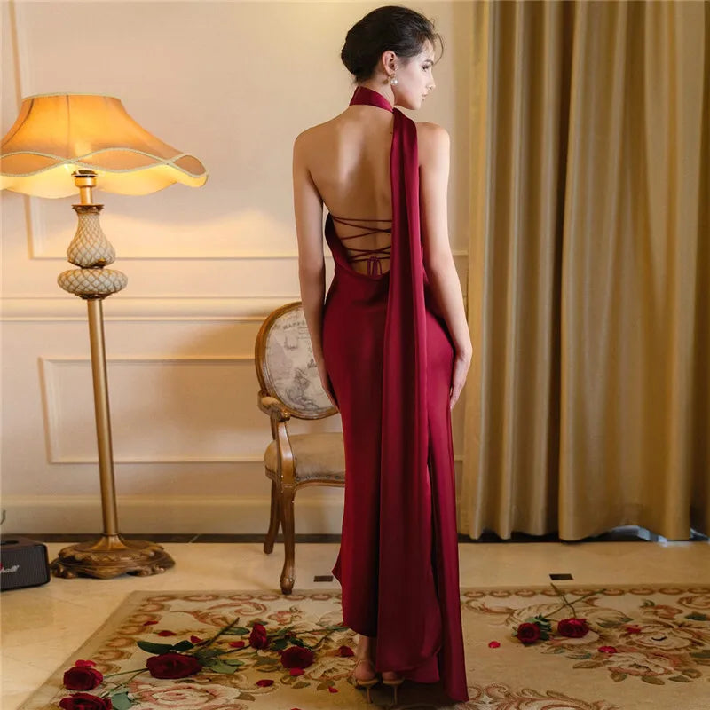 שמלת מקסי סאטן בעיצוב אסימטרי וליפוף בצוואר - אנג'לה