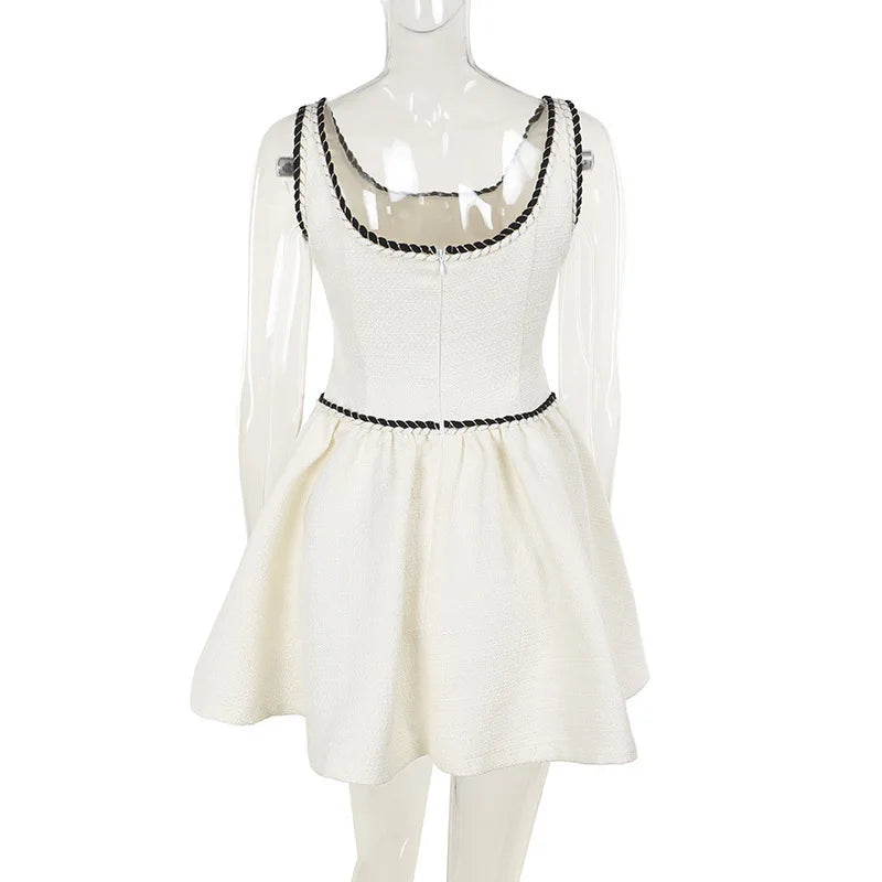 שמלת מיני בגזרת A בד ארוג - רוקסן