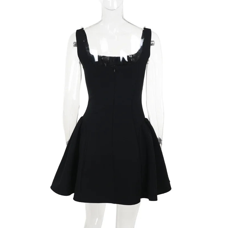 שמלת מיני בגזרת A בעיטור פנינים - פריס