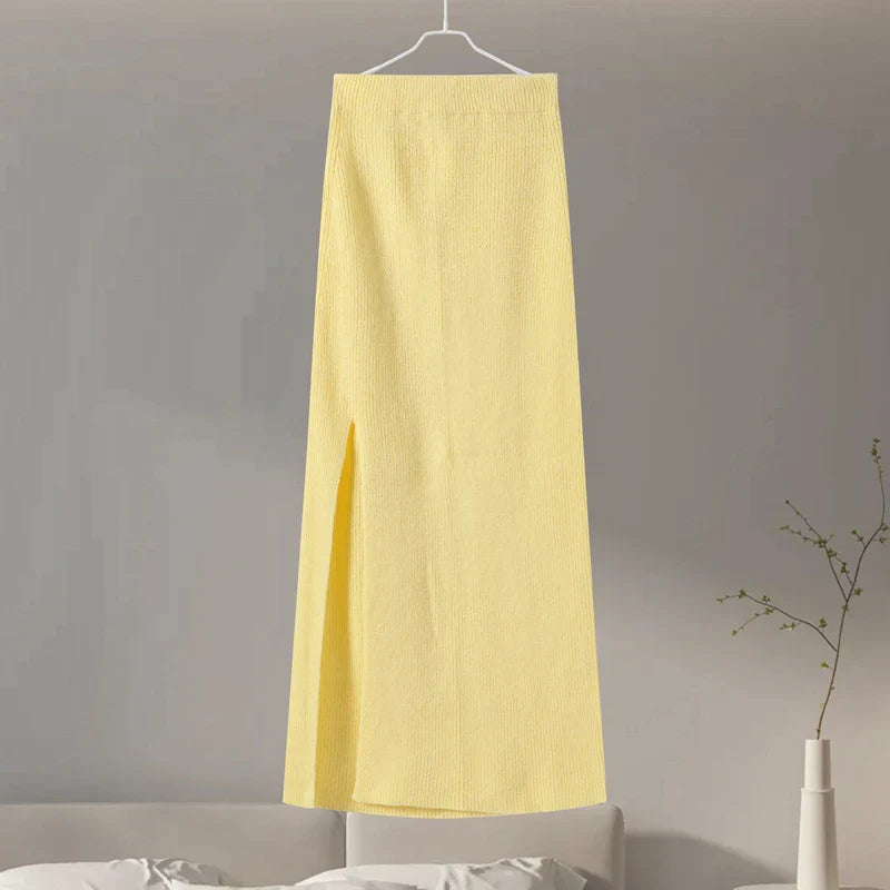 סט שני חלקים סרוג חצאית מקסי וחולצת קשירות - ימית