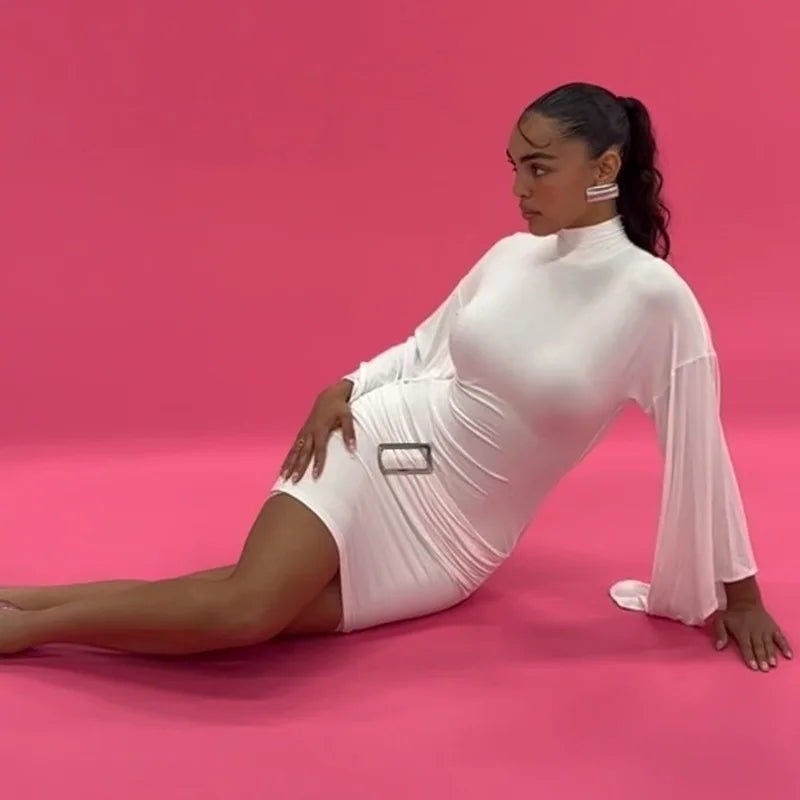 שמלת מיני גולף בעיטור חגורה שרוולים מלקחים - מוראל