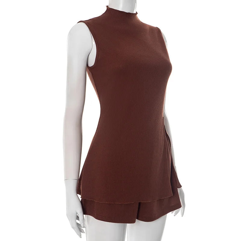 סט שני חלקים סרוג מכנסיים קצרים וחולצת גולף בעיצוב שסע - נארה