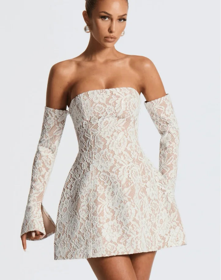 שמלת מיני תחרה בגזרת A בעיטור שרוולים תואמים - אן