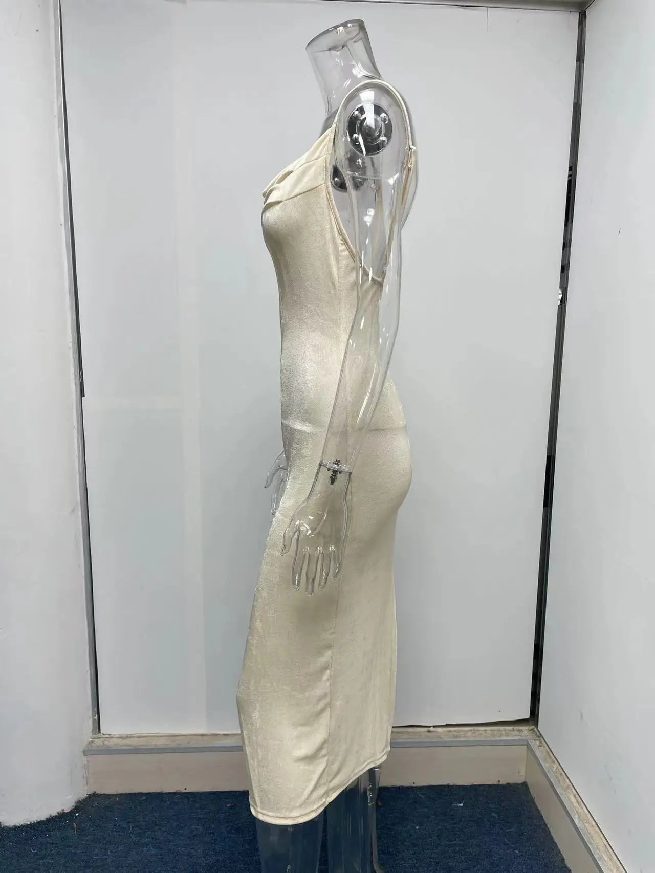 שמלת מידי קיצית סרוגה בעיטור שסע - סמייל