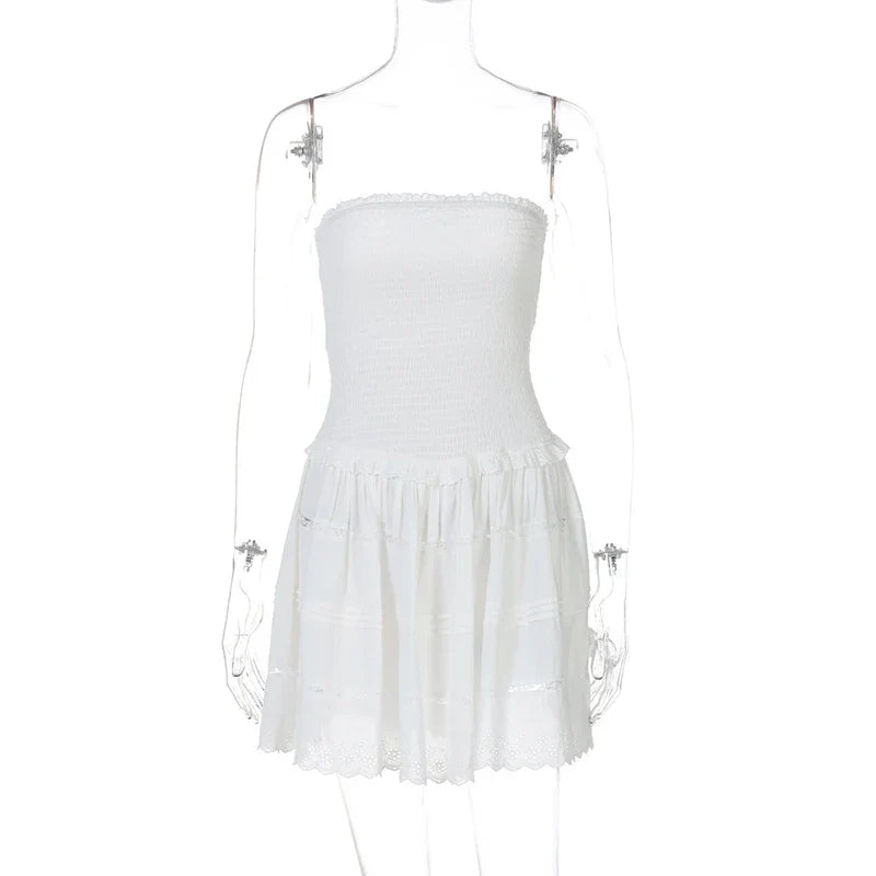 שמלת מיני סטרפלס בגזרת A בעיצוב כיווצים בעיטור תחרה - לאבין