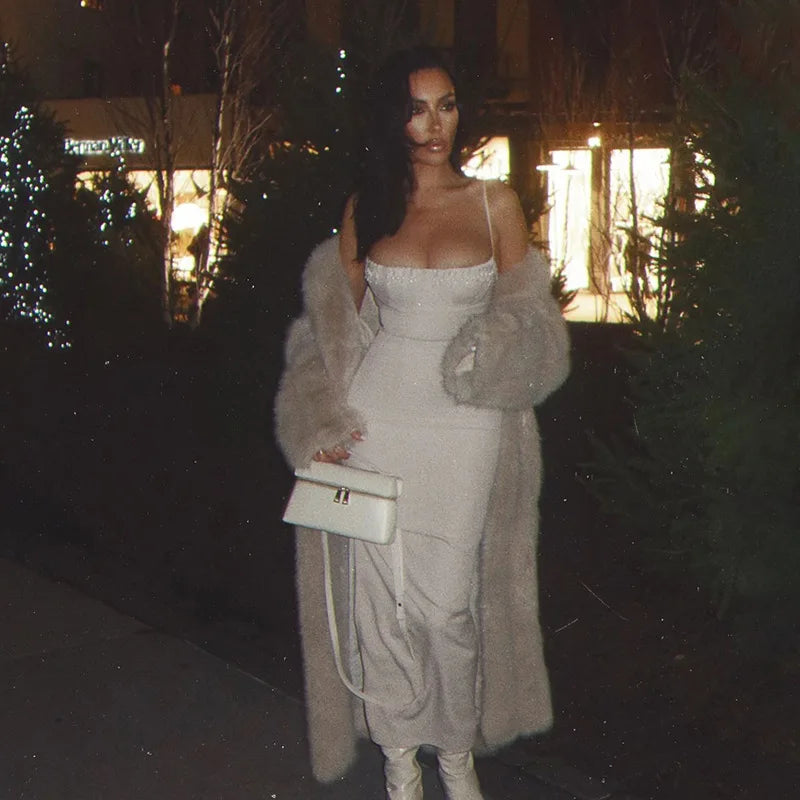 שמלת מידי בד מחטב בעיטור חרוזים בעיצוב שסע - ברברה