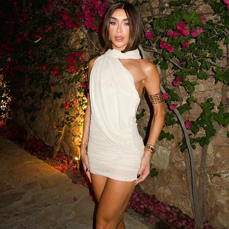 שמלת מיני בעיצוב קיפולים בעיטור צעיף - קאלה