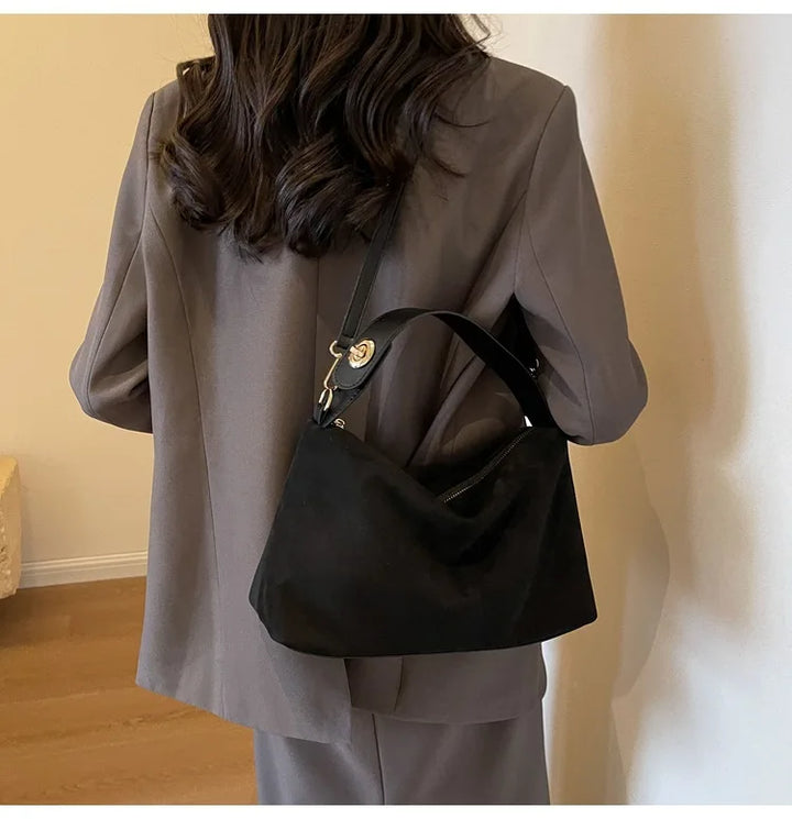 Suede bag with classic design