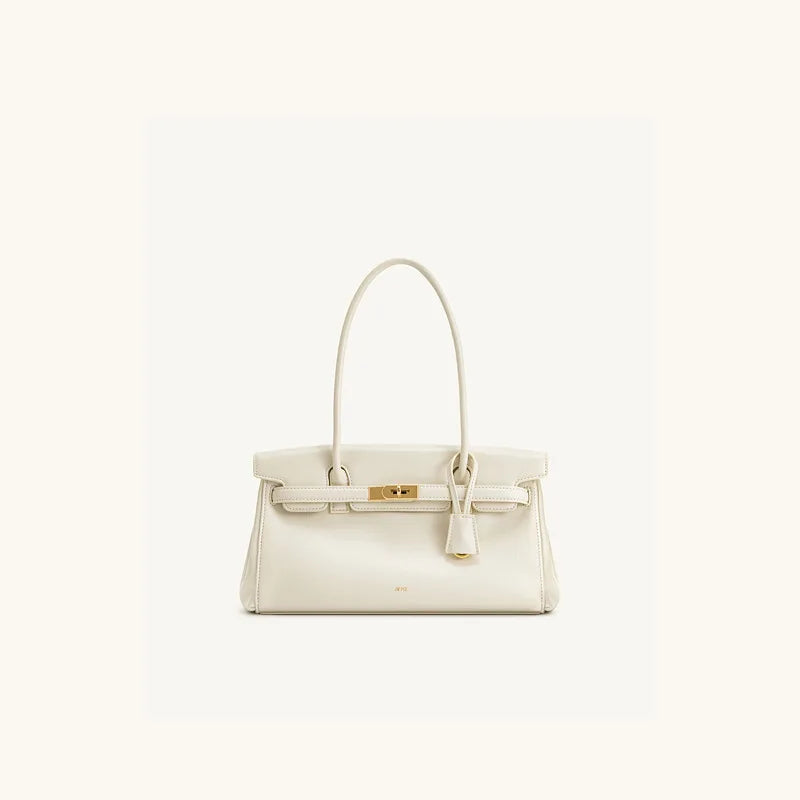 Leather bag with luxury design