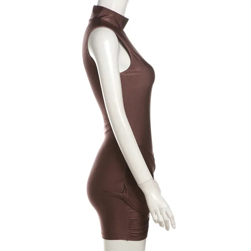 שמלת מיני צווארון גולף בד מבריק בעיצוב קרוס כיווצים - OR