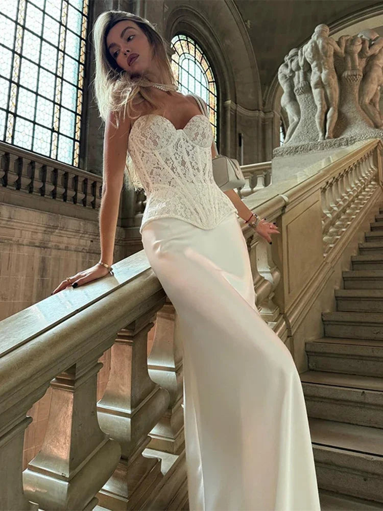 סט שני חלקים חצאית סאטן ומחוך סטרפלס תחרה - אריזונה