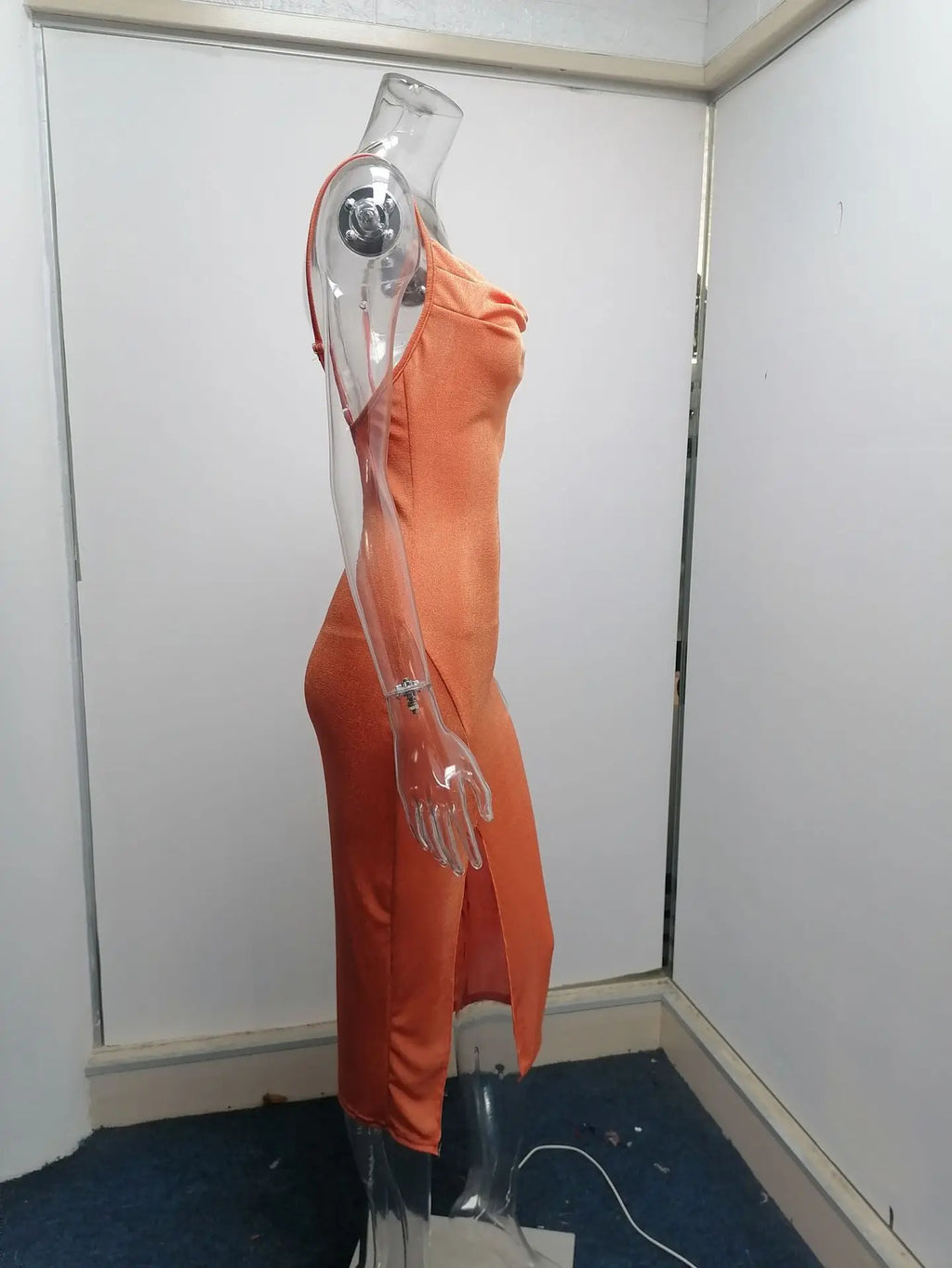 שמלת מידי קיצית סרוגה בעיטור שסע - סמייל