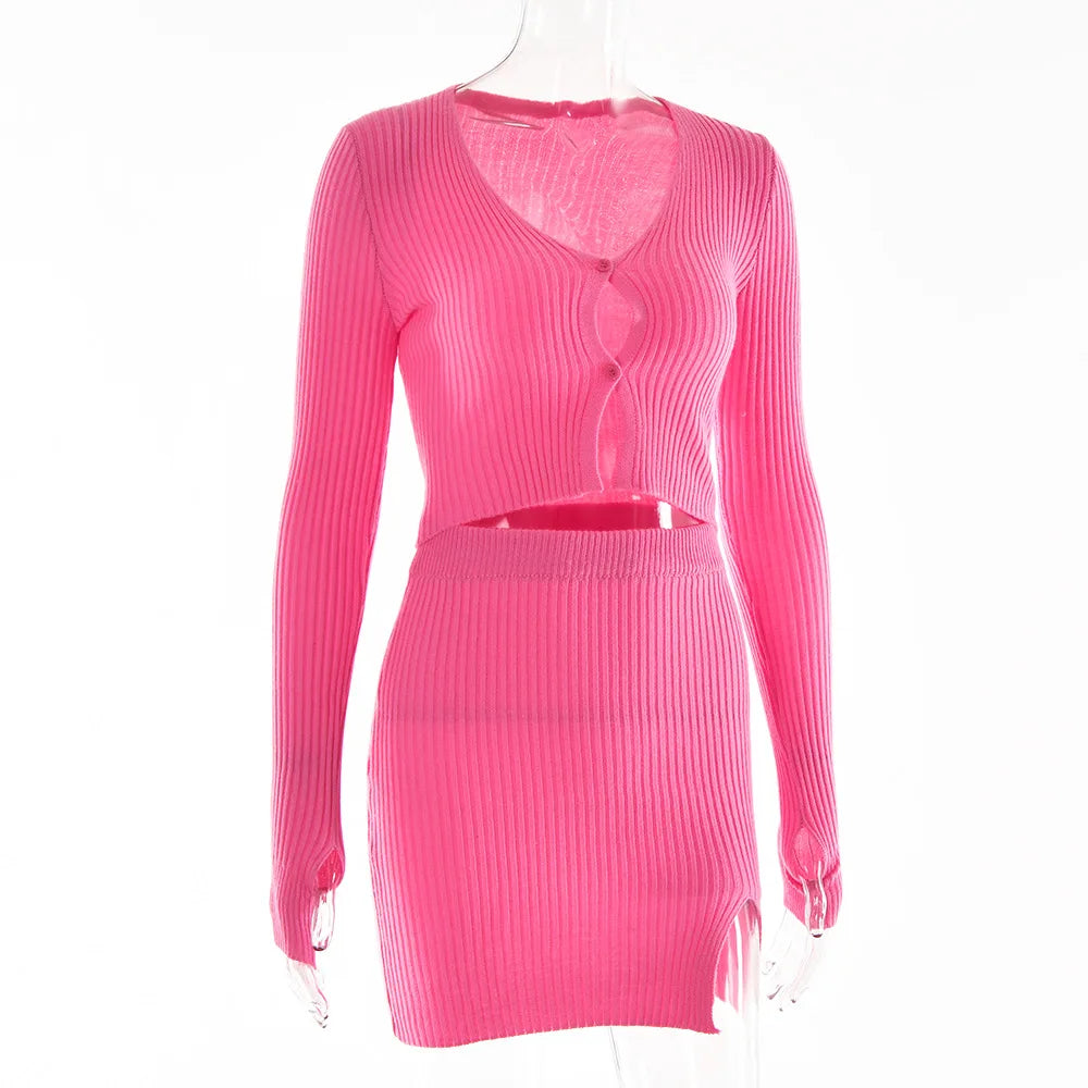 סט סרוג חצאית מיני וחולצת סגירת כפתורים - כרמי