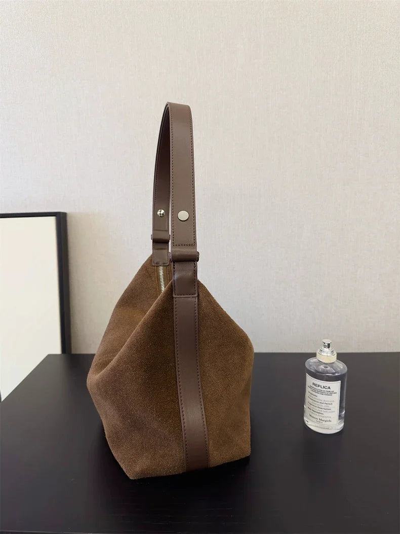 Suede bag with classic design