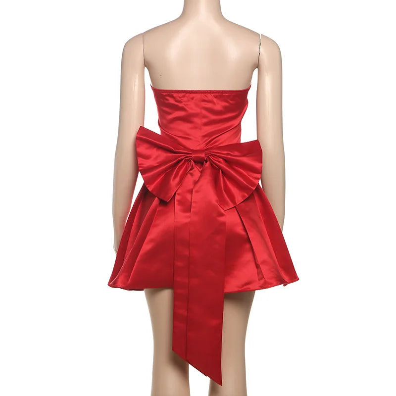 שמלת מיני סטרפלס סאטן בגזרת A בעיטור פפיון בגב - טאיסיה