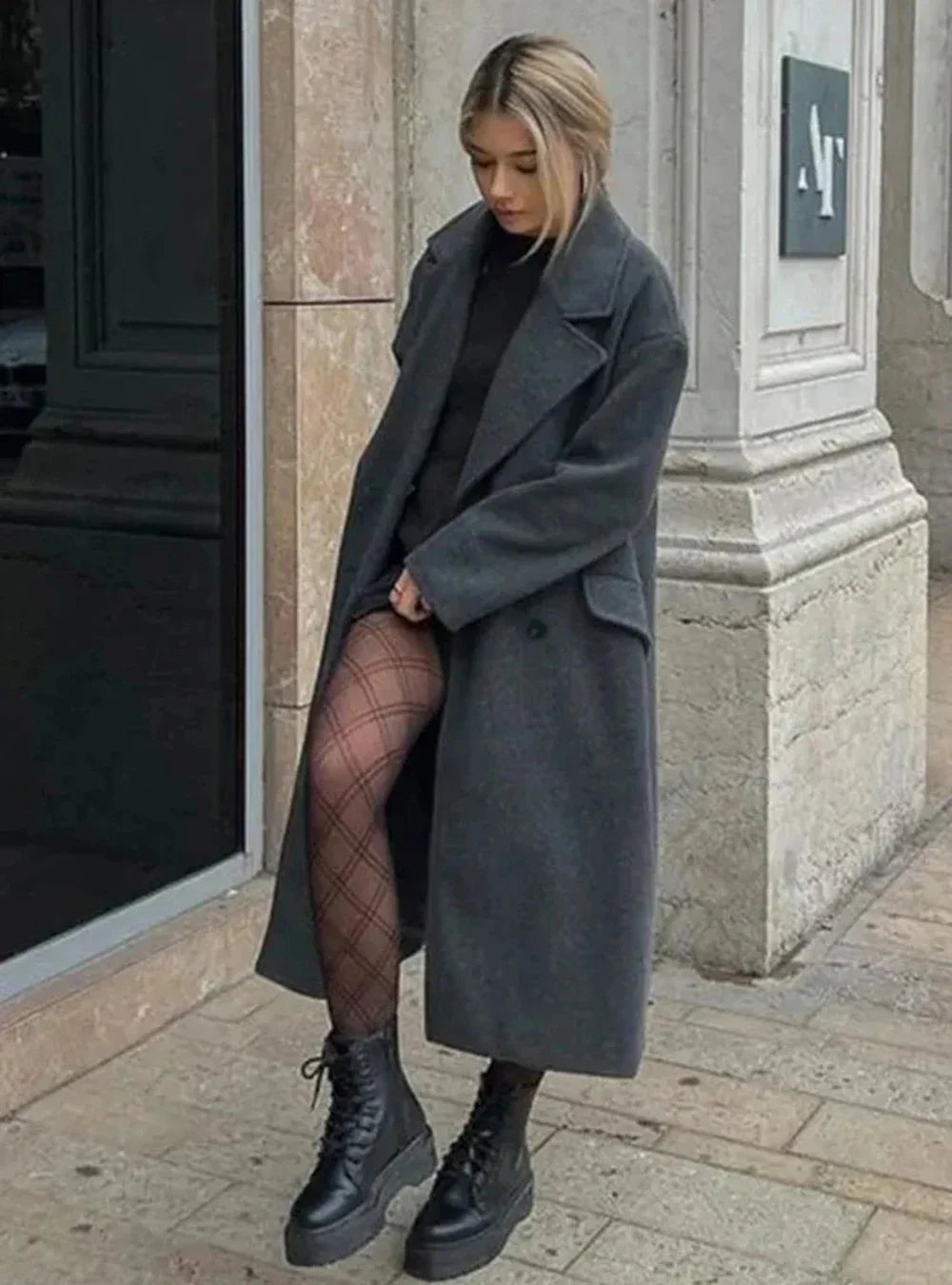 מעיל צמר ארוך מחויט בעיטור כפתורים - פריס