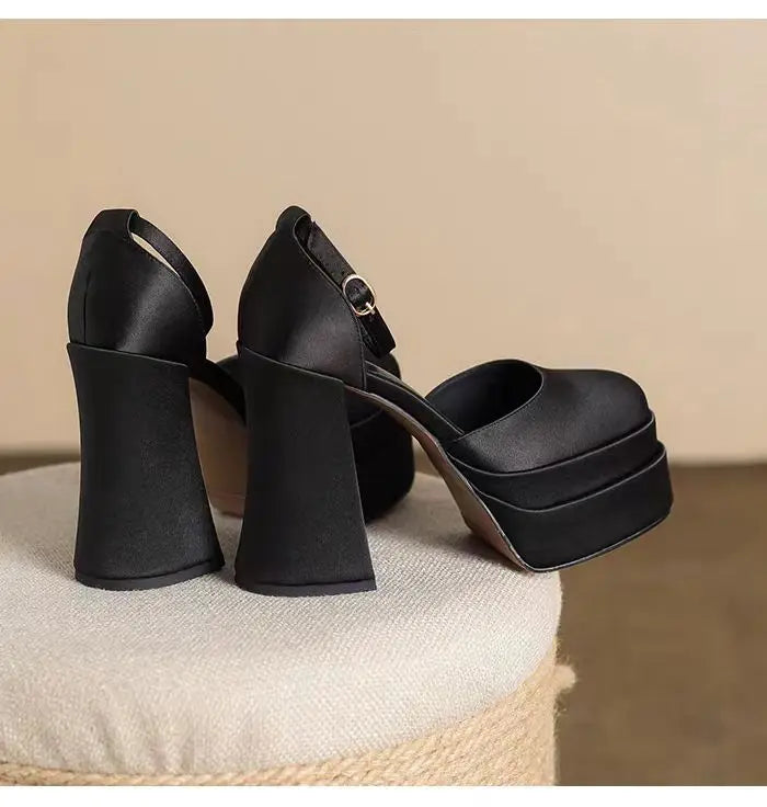 נעלי עקב סגורות בד משי - סאן